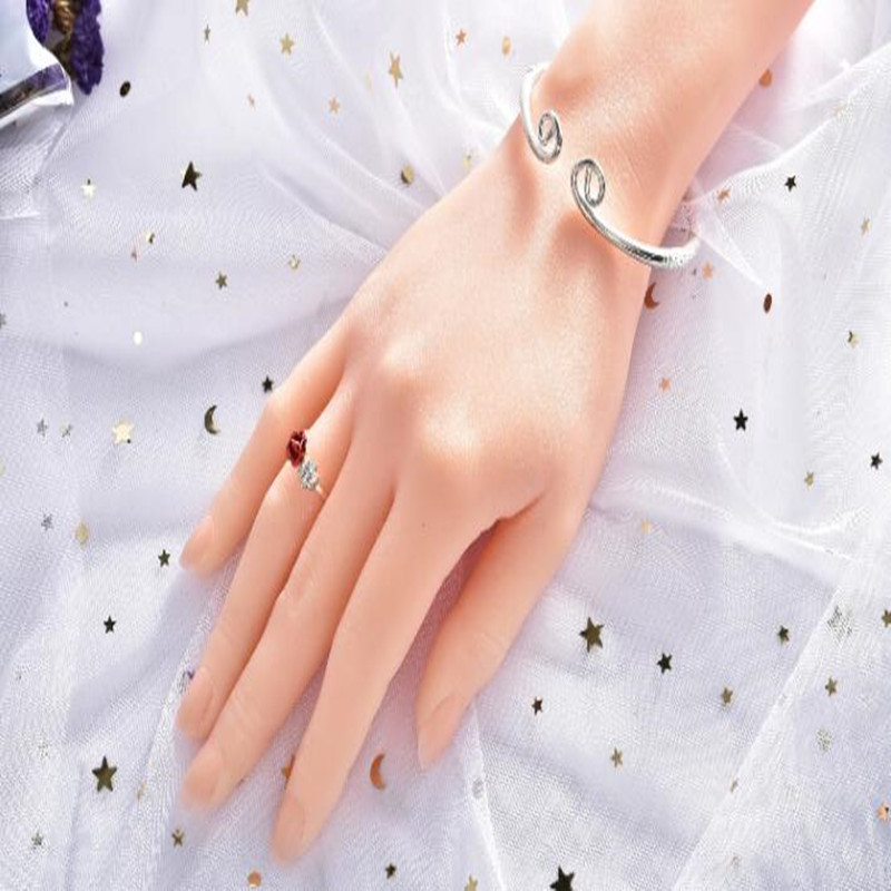 Body Jewelry Plus - Настоящий женский ручной манекен 2025 года,